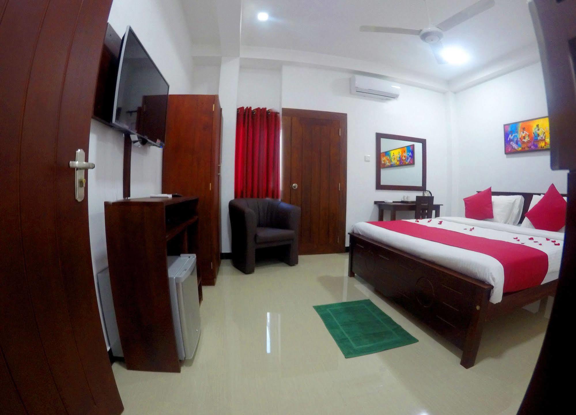 Colombo Residency Hotel Exterior photo