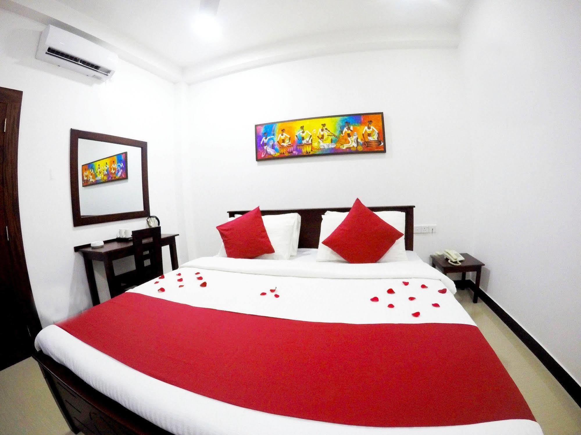 Colombo Residency Hotel Exterior photo