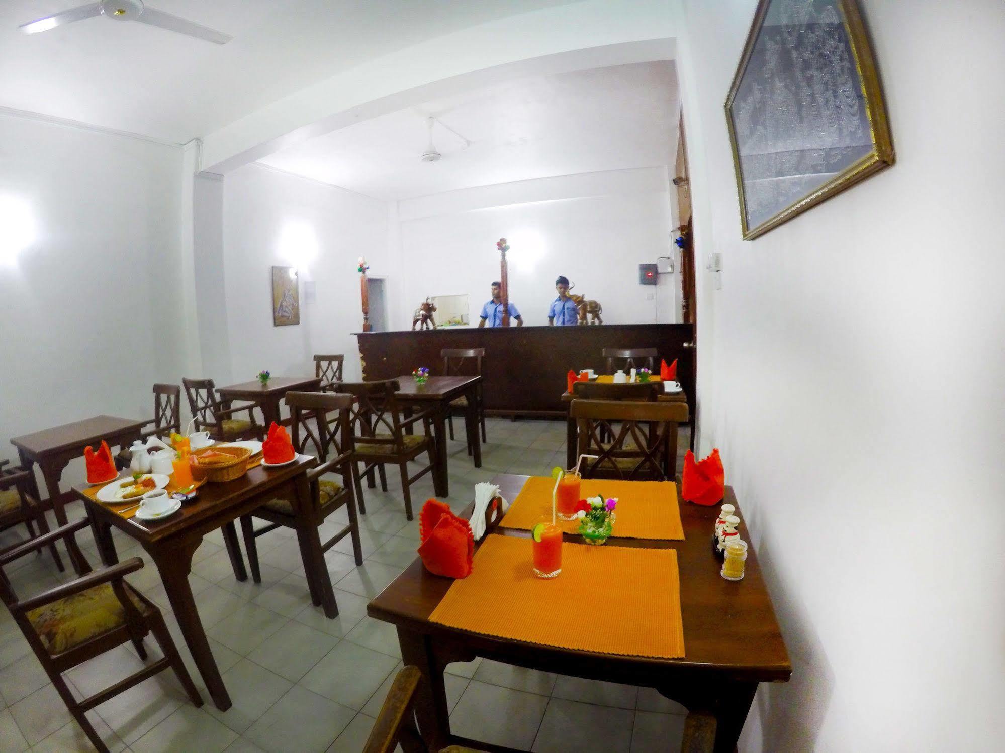 Colombo Residency Hotel Exterior photo