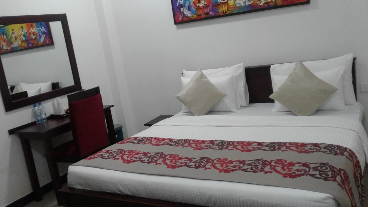 Colombo Residency Hotel Exterior photo